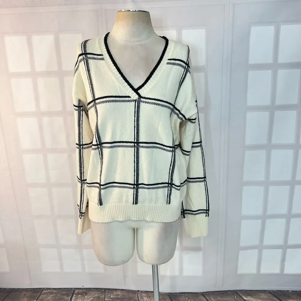 Moth Anthropologie Black White Windowpane Plaid V-Neck Sweater Size Medium